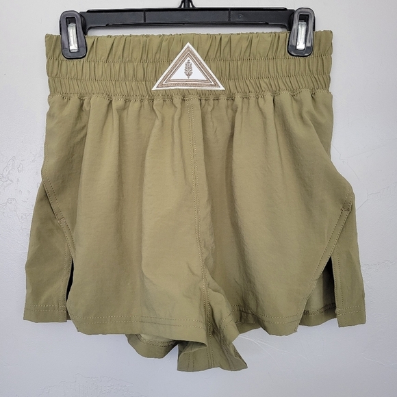Free People Movement NWT Women's Small Olive Green Athletic Shorts Athleisure - Picture 1 of 10